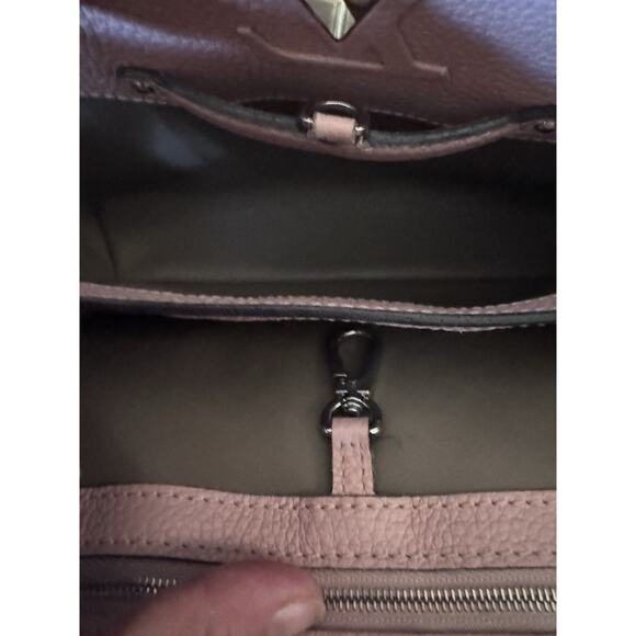 Louis Vuitton Petale Taurillon Leather Capucines MM Bag - Picture 8 of 14